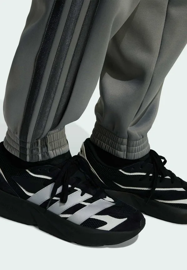 Спортивные штаны для стадиона Adidas Sportswear, Charcoal Solid Grey Grey Six — фото 4