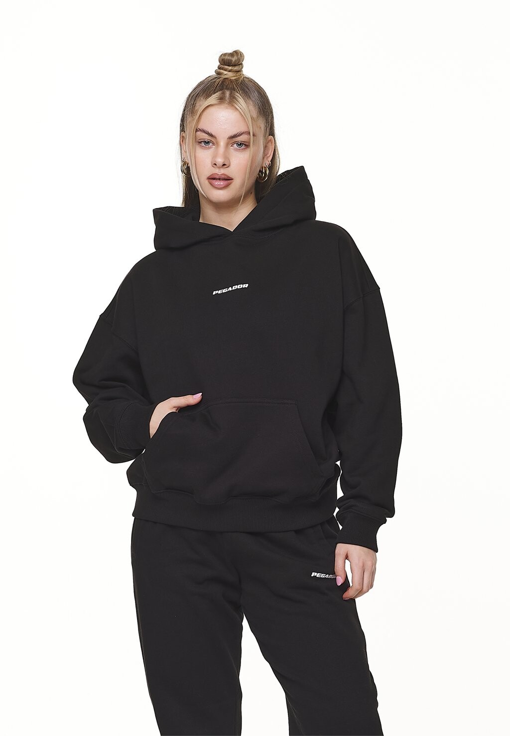 

Толстовка CLARITA LOGO OVERSIZED HOODIE Pegador, цвет black/white
