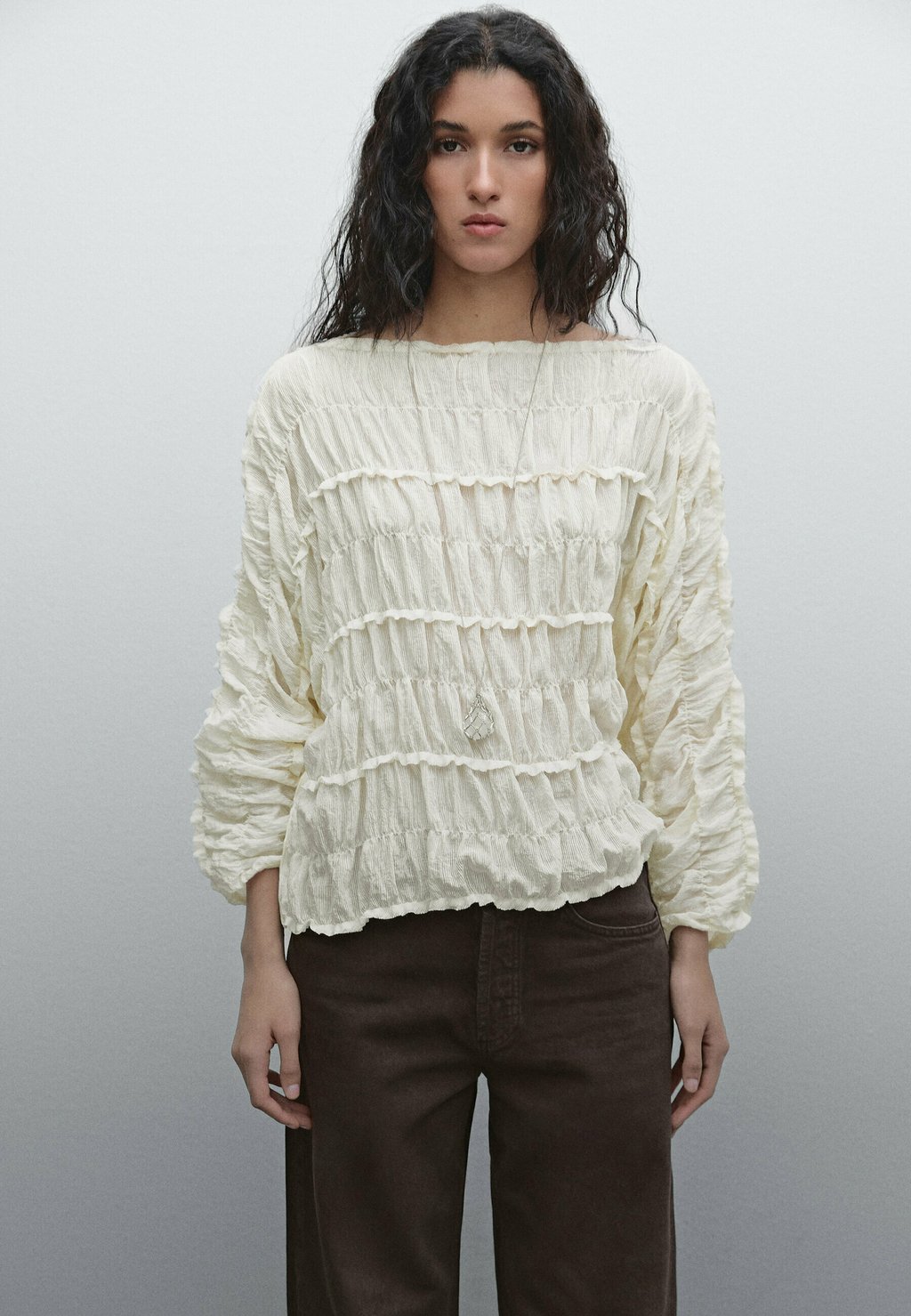 

Блуза FLOWING WITH GATHERED DETAILS Massimo Dutti, бежевый