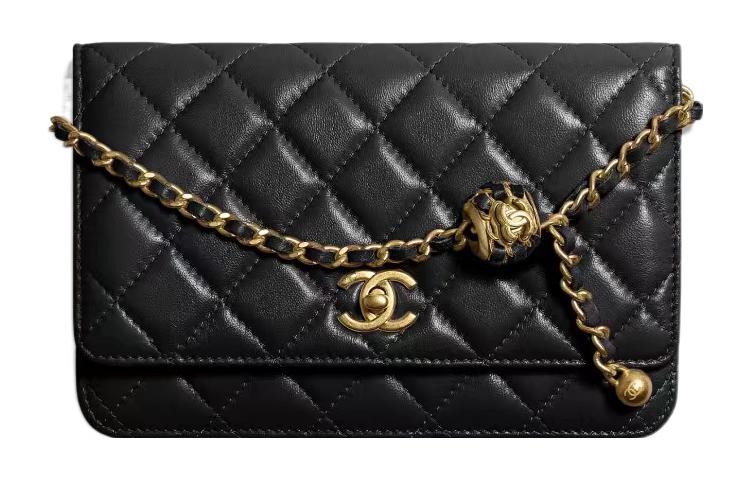 

CHANEL Кожаный кошелек на цепочке с овчиной