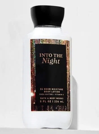 Лосьон для тела Bath & Body Works Into The Night с ароматом темной ягоды, жасмина и амбры, 236 мл