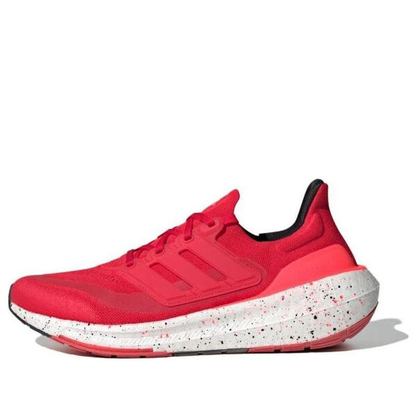 

Кроссовки ультрабуст лайт Adidas, красный
