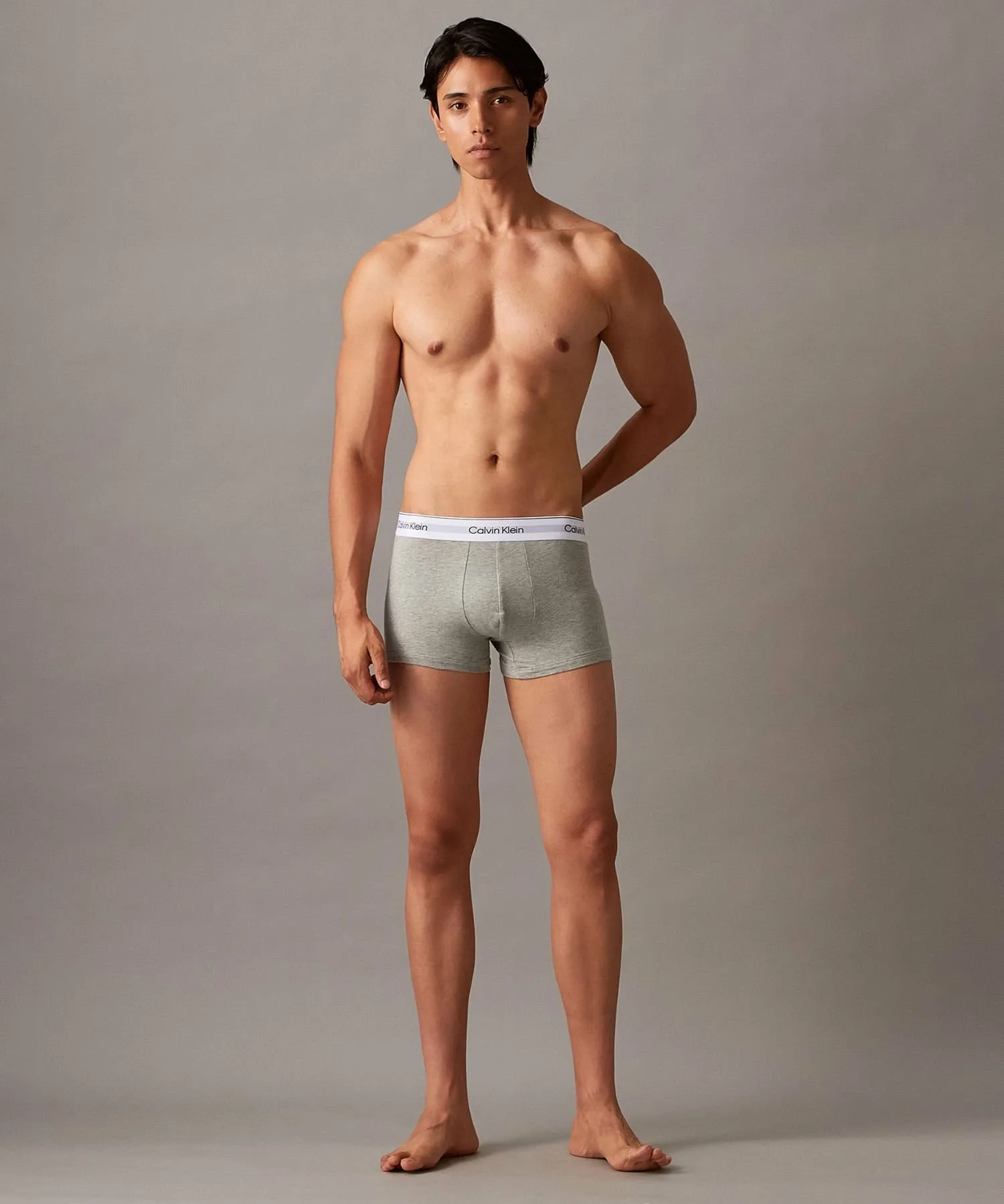 Официальный магазин Боксеры Calvin Klein Icon из эластичного хлопка, комплект из 2 штук, Calvin Klein NB4391 Как на Чон Куке, Grey Heather / Black — фото 3