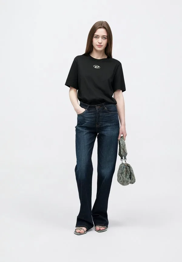 Отправила расклешенные джинсы Diesel, Dark Blue Denim — фото 2