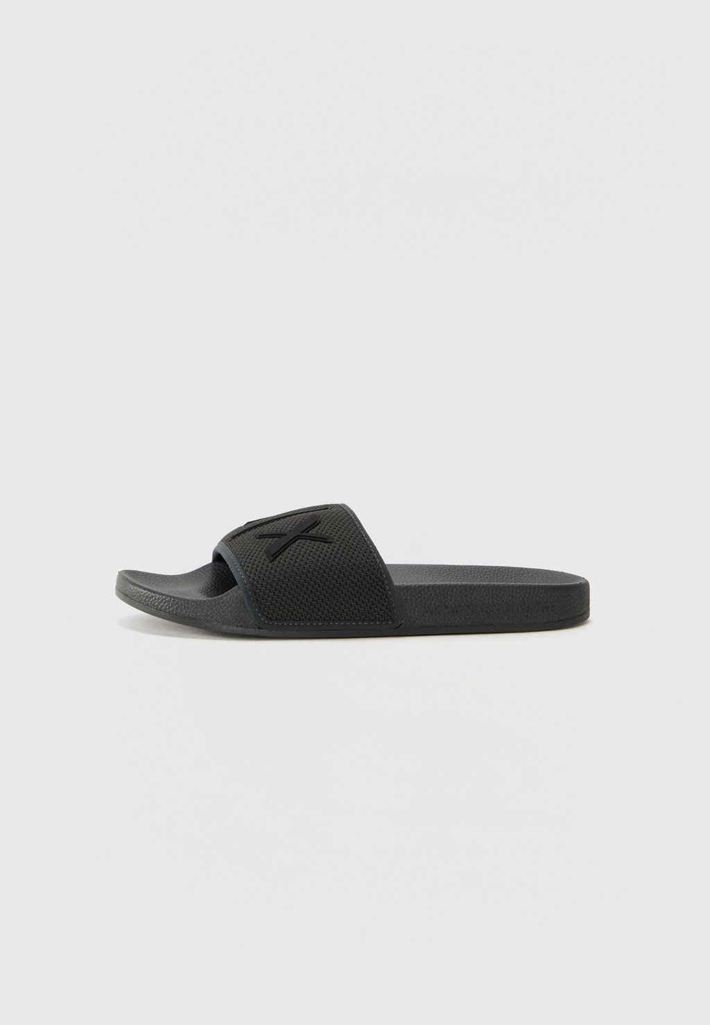 

Мюли Slippers Armani Exchange, черный