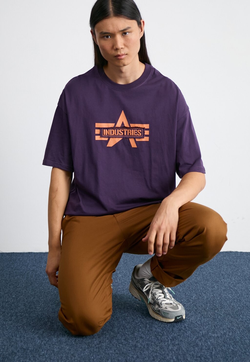 

Футболка с принтом LOGO EDGE Alpha Industries, фиолетовый
