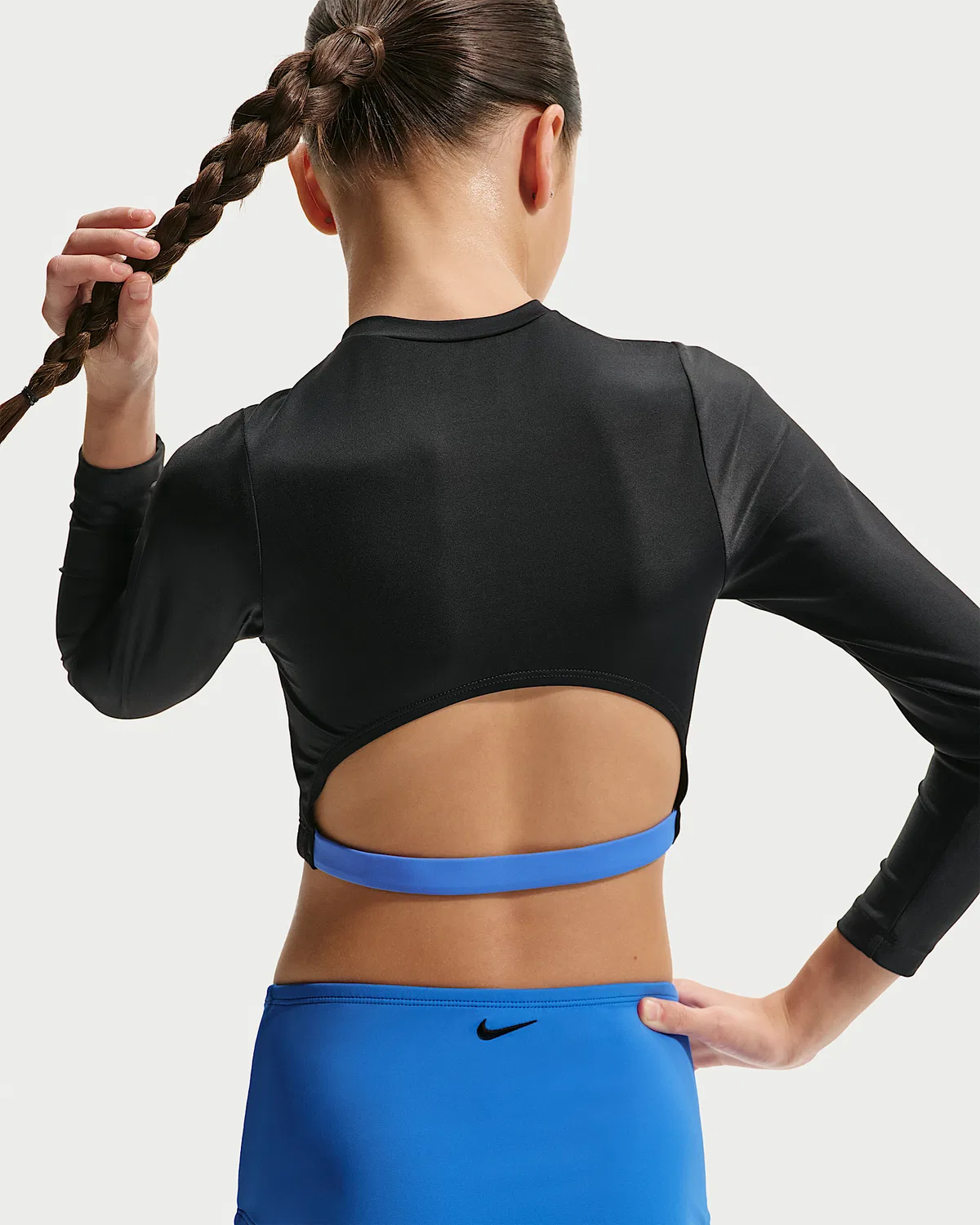 Детский (девочки) длинный рукав кроп-топ и высокая талия сет Nike Swim Effortless Essential, Black/Blue Crystal — фото 3