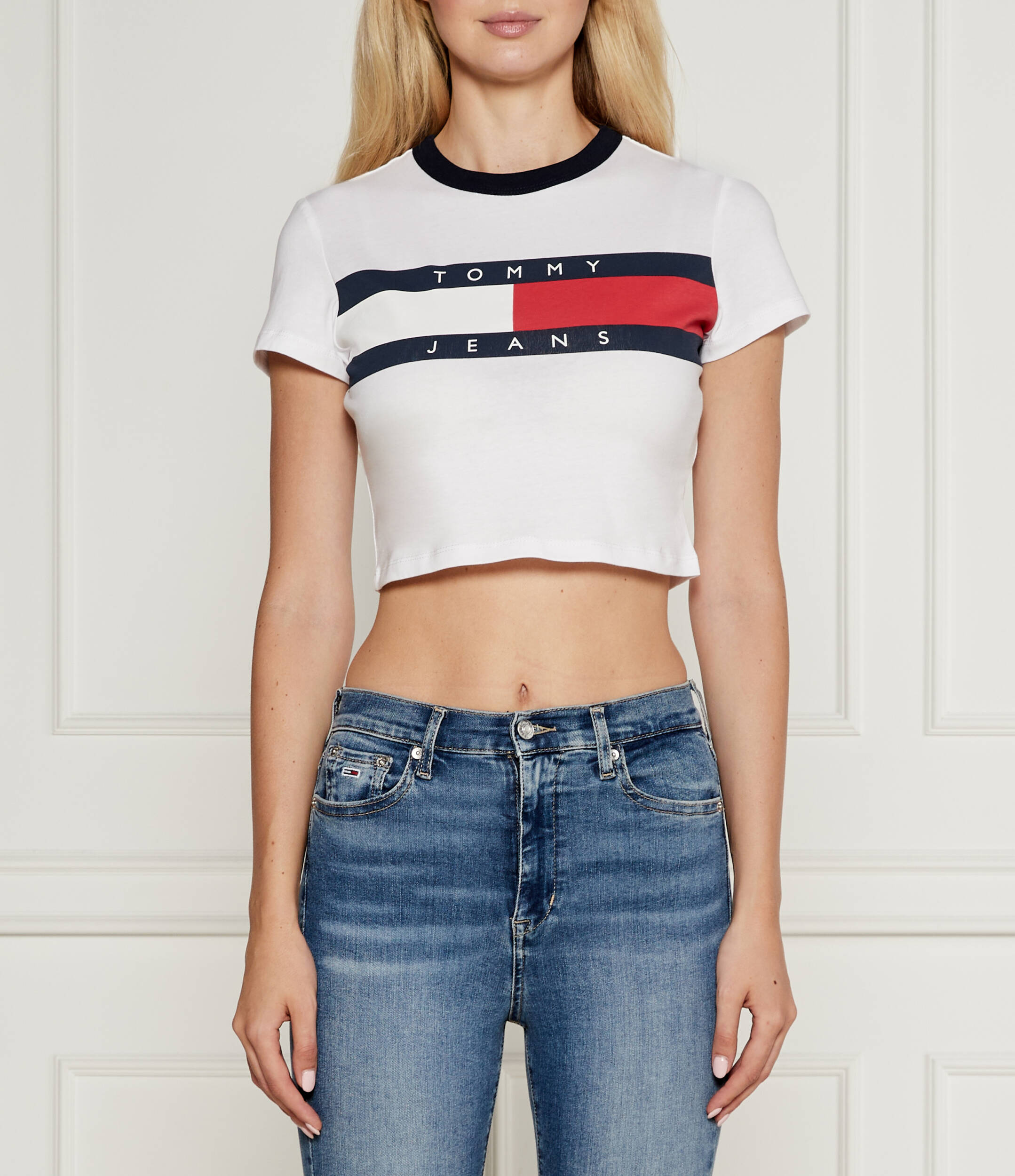 

Блуза Tommy Jeans Cropped Fit, белый