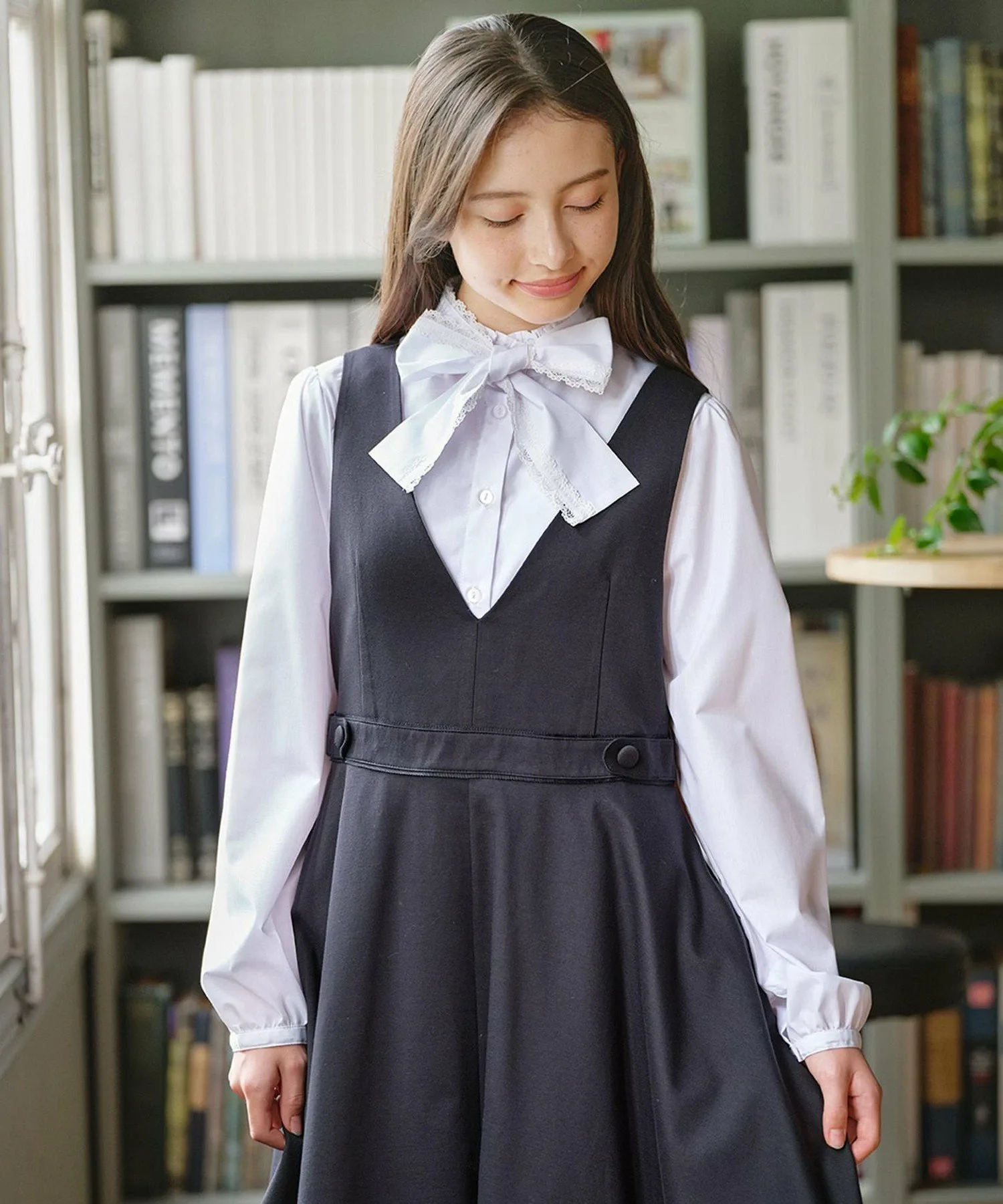 [150-170 см] Блузка с кружевной лентой Kids Suite, Off-white [002]