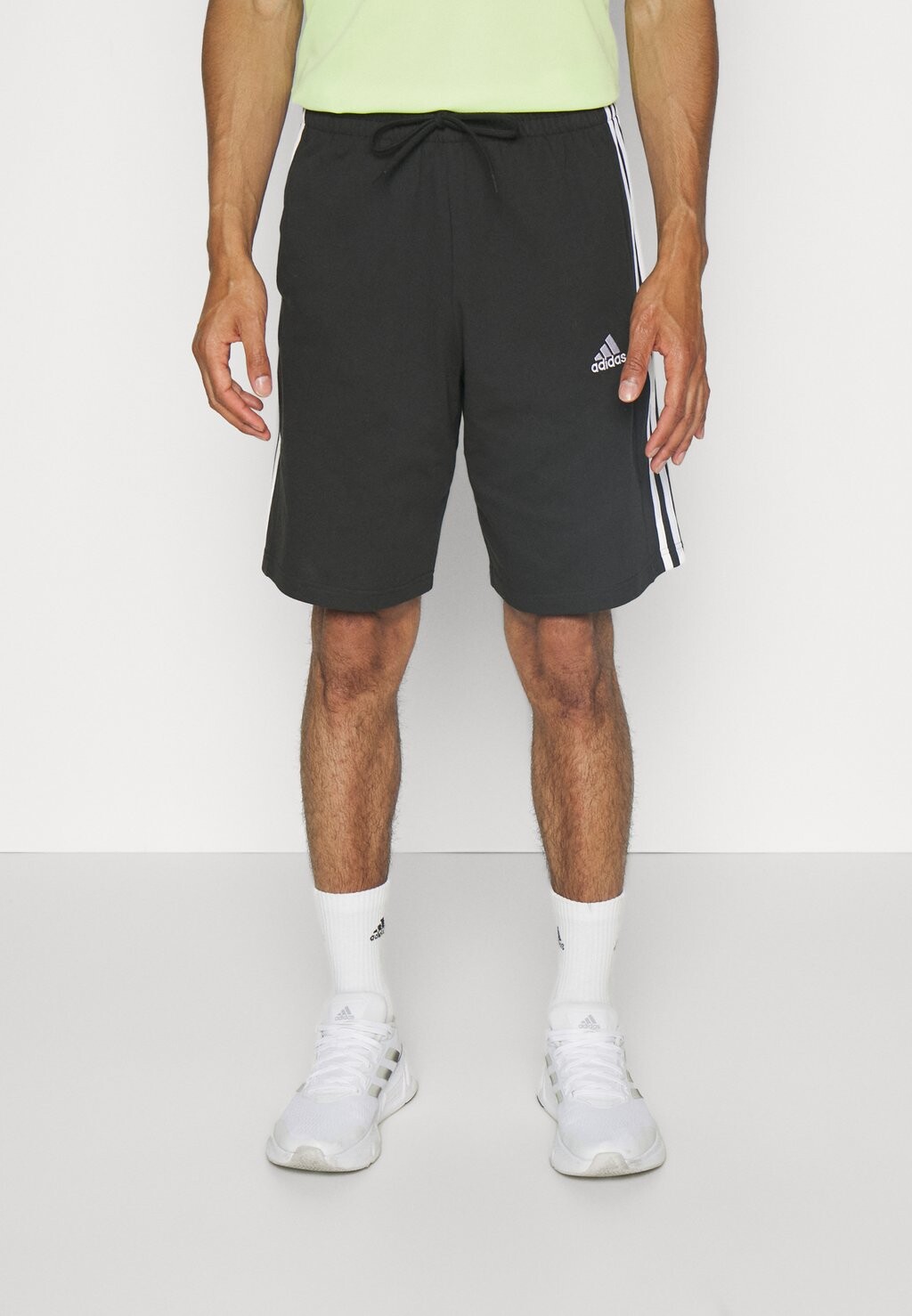 

Спортивные шорты Adidas, цвет Black/White