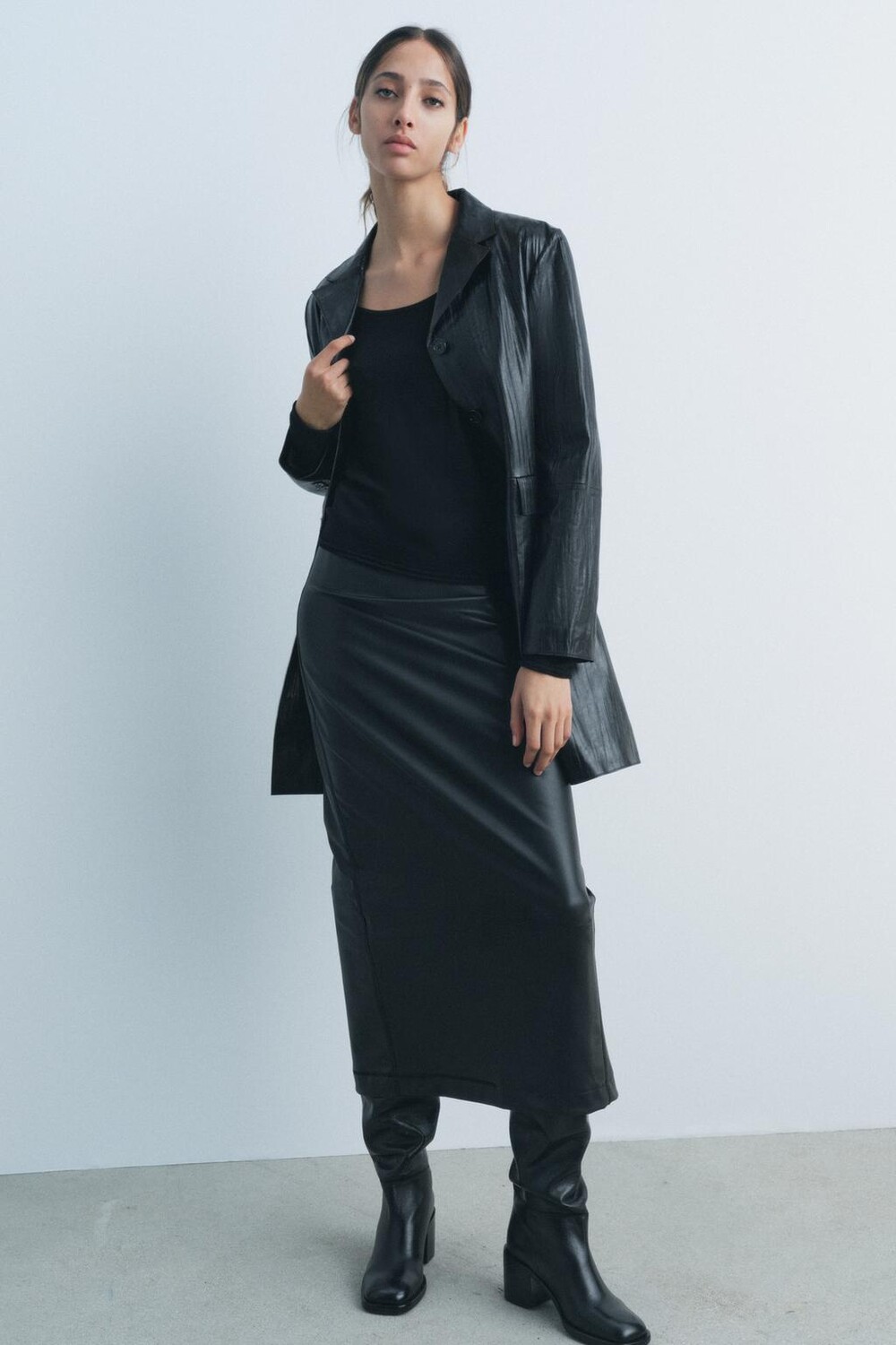 

Однотяжной трикотажный топ ZARA, черный