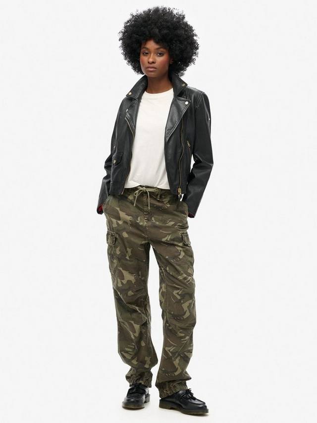

Брюки-карго с парашютом с низкой посадкой Superdry, цвет Outline Camo