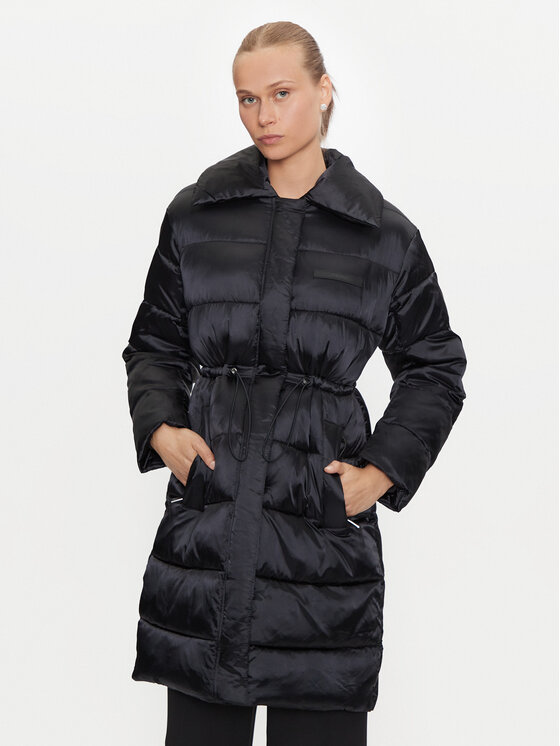 

Зимняя куртка облегающего кроя K20K207728 Calvin Klein, черный