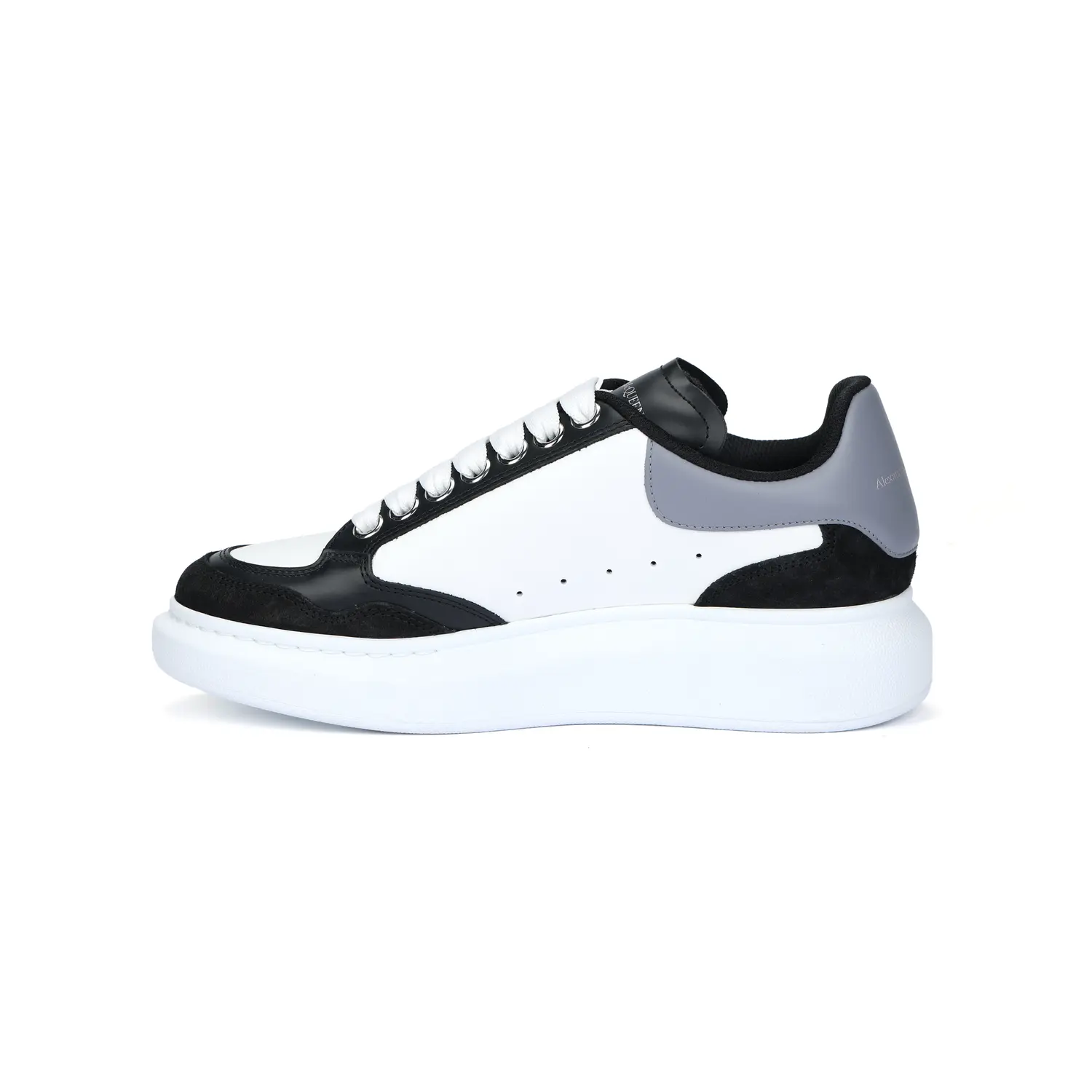 Alexander McQueen Женские кроссовки Larry Oversize Sensory «Белые, черные, серые»