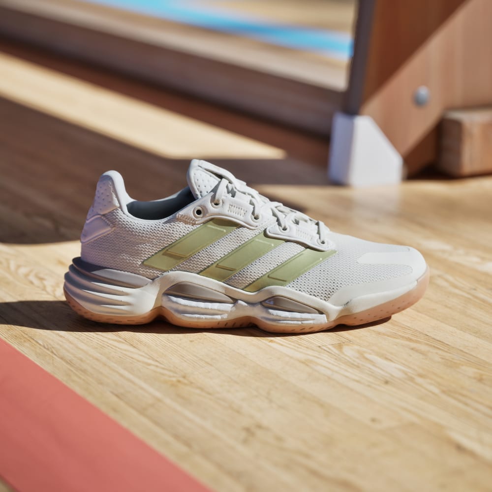 Кроссовки Adidas Stabil 16 Indoor Shoes, цвет Off White/Gold Metallic/Crystal Sand — фото 2