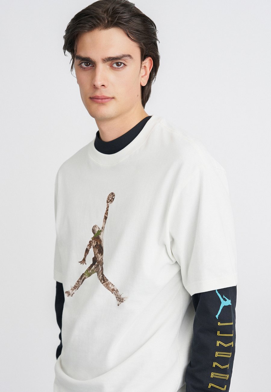 

Футболка Jordan CREW, Sail/Black/Off-White, Белый, Футболка Jordan CREW, Sail/Black/Off-White