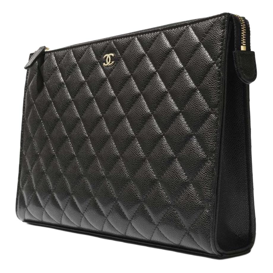 CHANEL Женская клатч из телячьей кожи черного цвета — фото 3