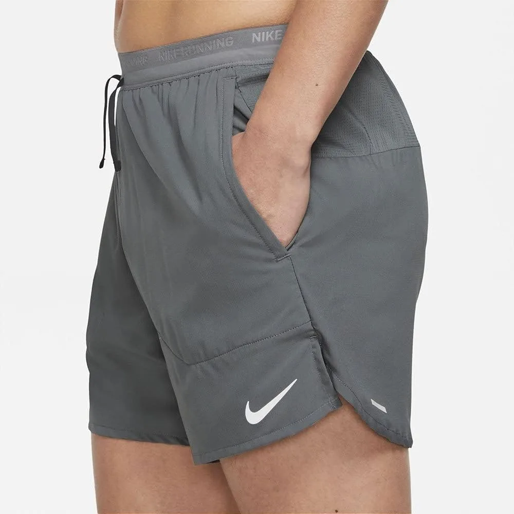 Nike мужские шорты Dri-FIT Stride 5" с подкладкой — фото 3