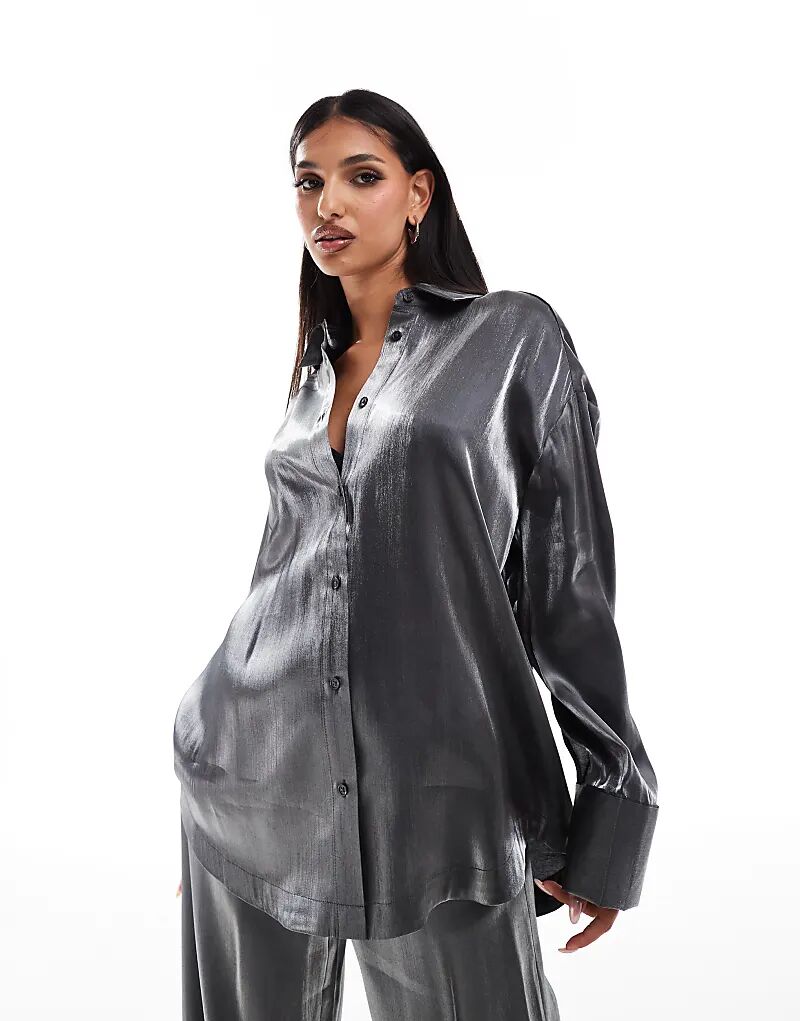 

Рубашка свободного кроя из атласа ASOS DESIGN серебристого цвета