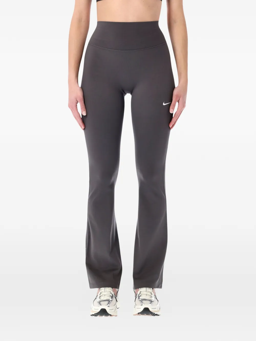 

Расклешенные леггинсы с логотипом Nike, серый