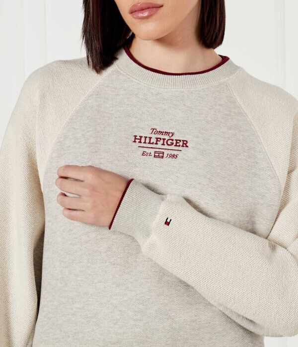 Свитшот женский Tommy Hilfiger хлопковый с вышивкой, серый — фото 4