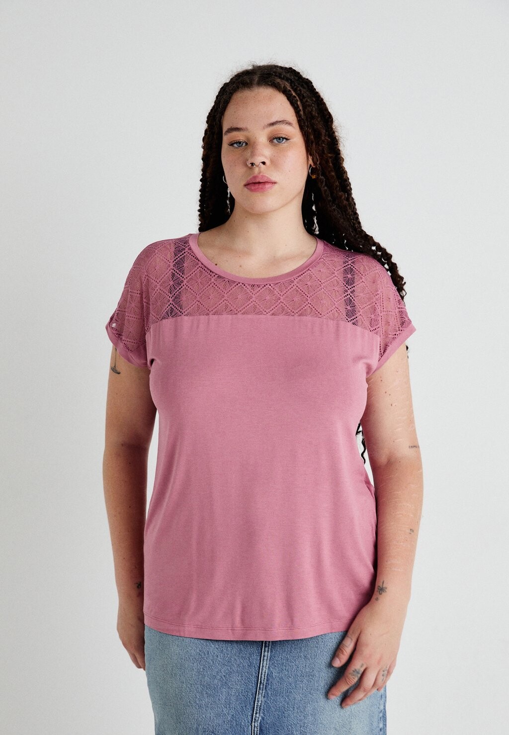 

Футболка с принтом VMCANNE ONECK Vero Moda Curve, светло-розовый