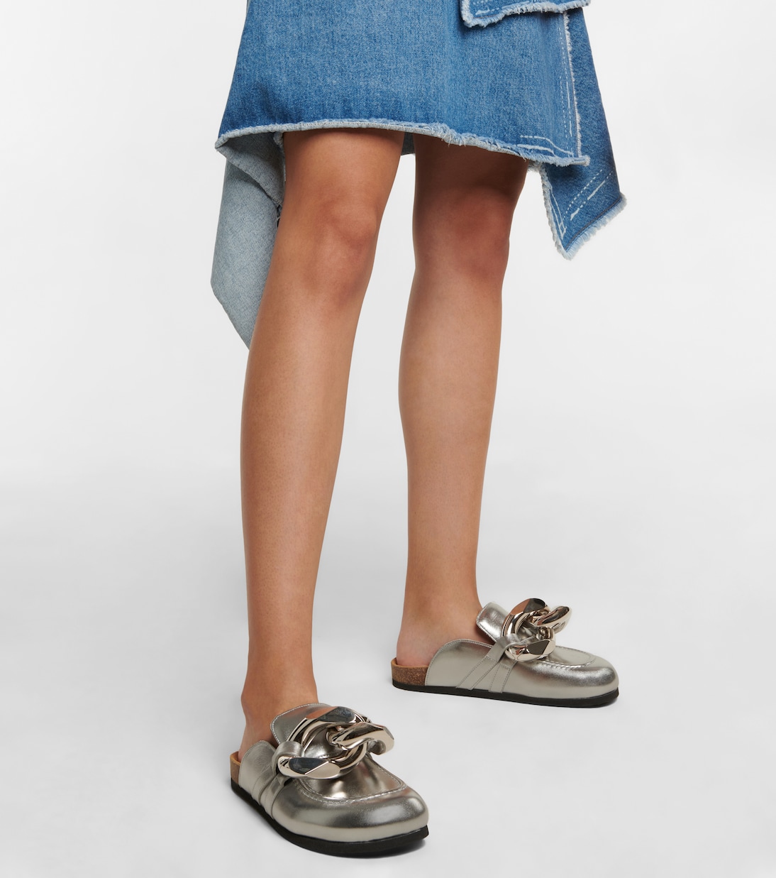Тапочки из металлизированной кожи с декором JW Anderson, серебряный — фото 4