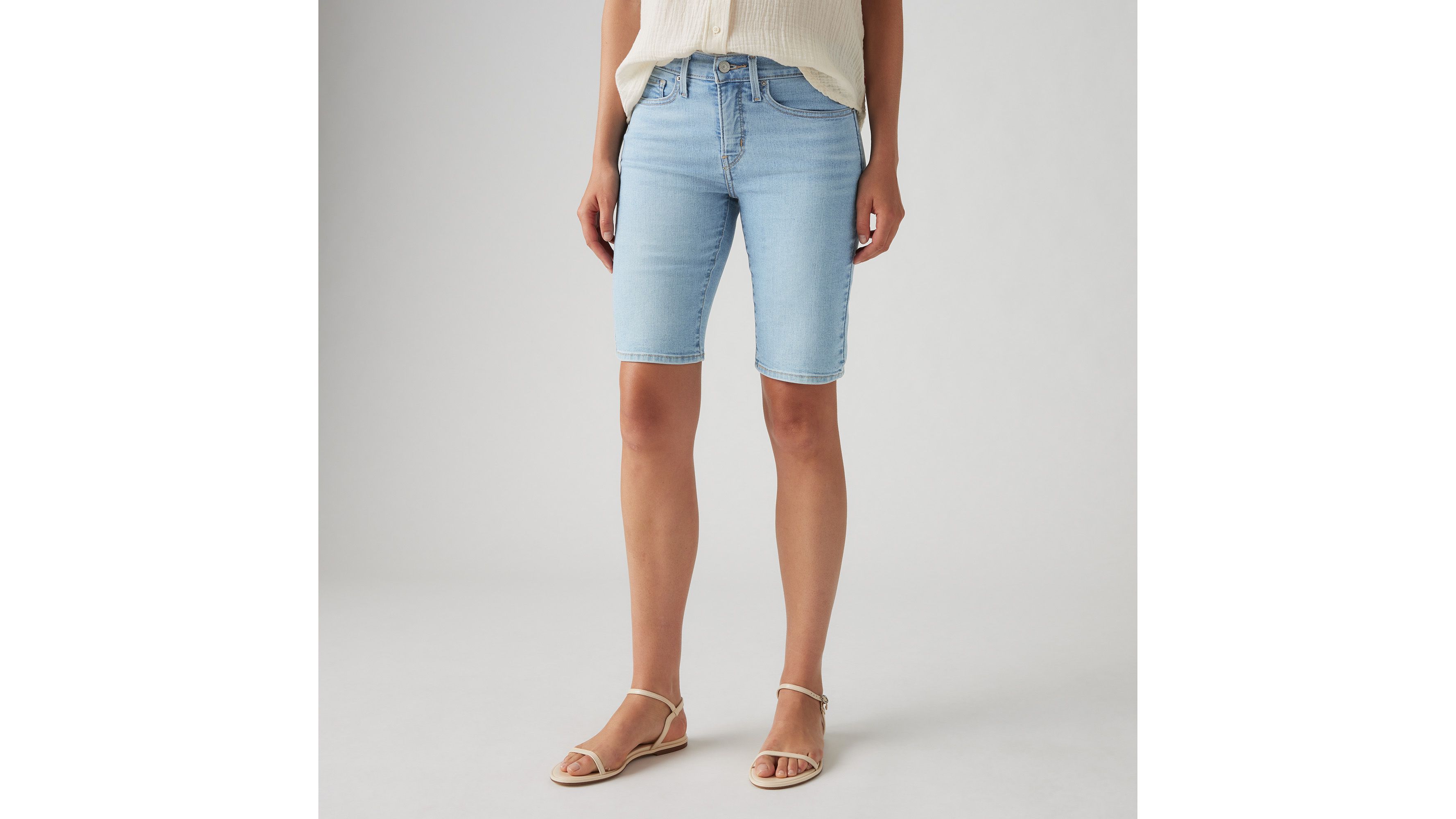 Формирующие женские шорты-бермуды Levi's, цвет Double Duty Short - Light Wash — фото 3