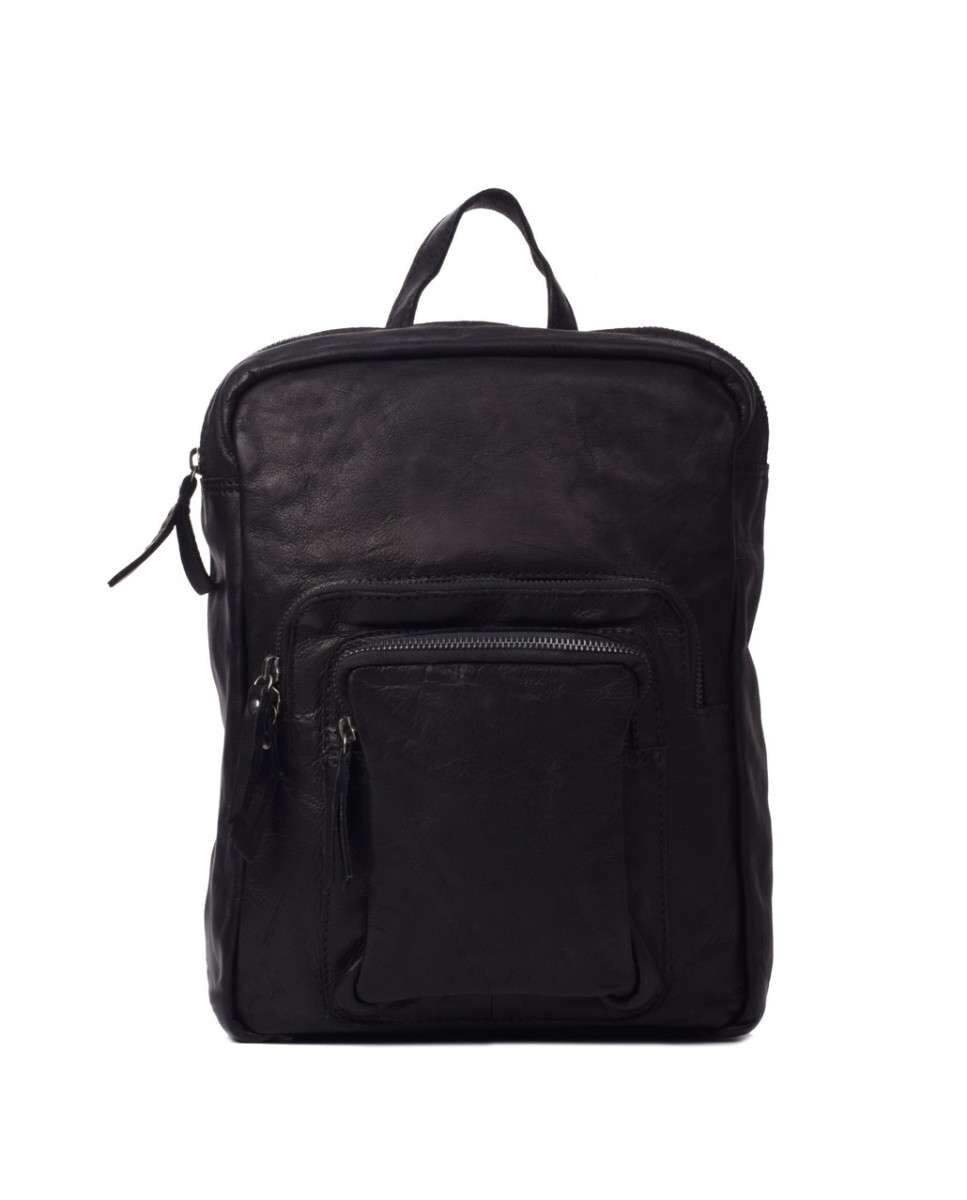 

Средний женский рюкзак из стираной кожи черного цвета The Bagging Co, черный
