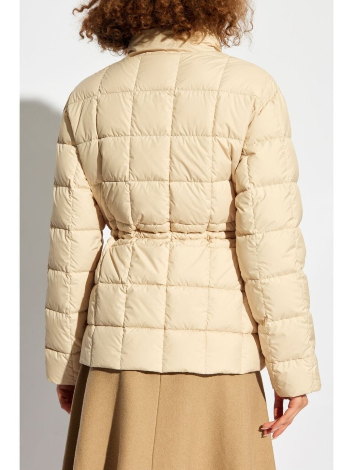 Moncler пуховик Антигона, нейтральный цвет — фото 4