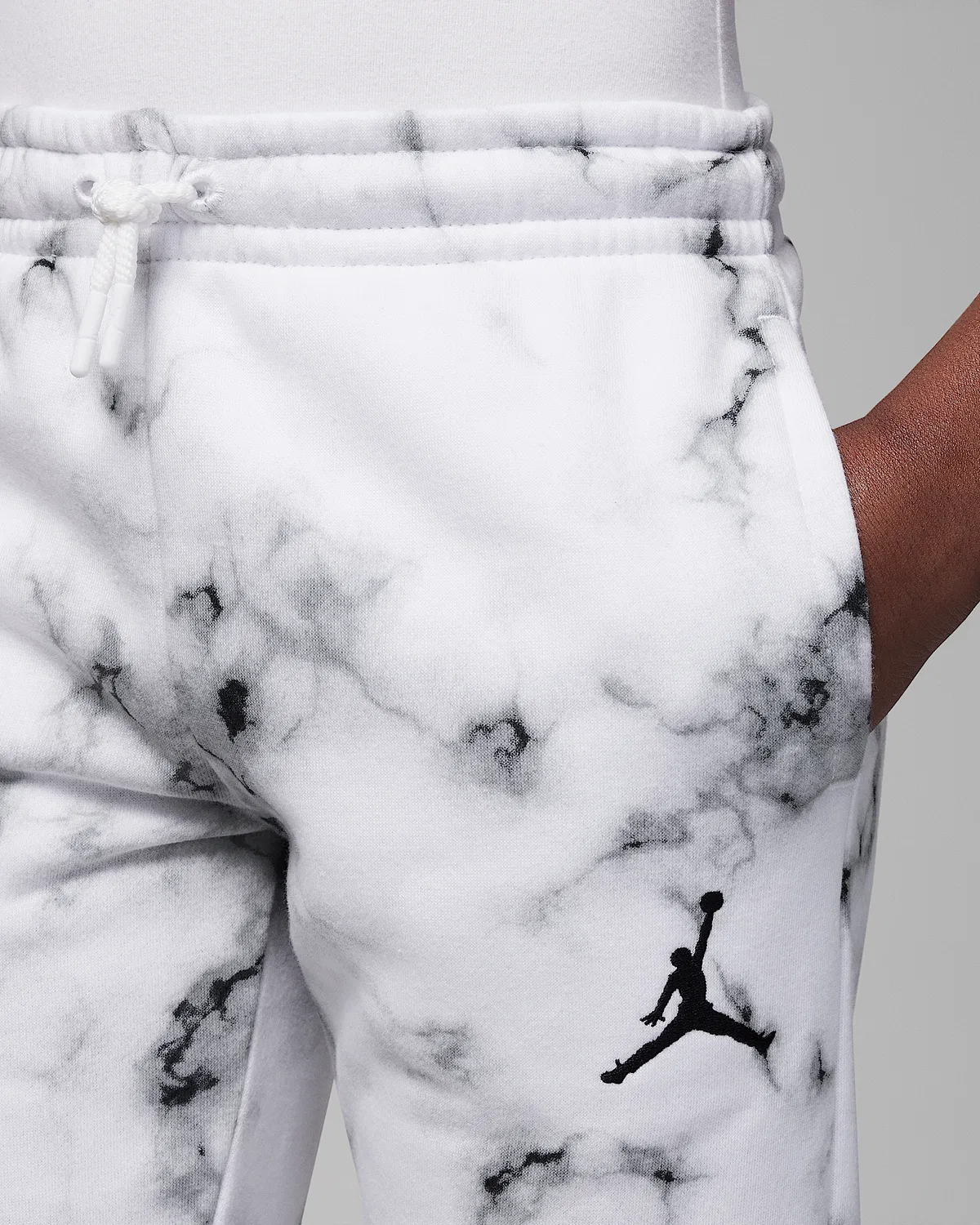 Детские штаны Jordan Essentials Printed Fleece Pants, White — фото 3