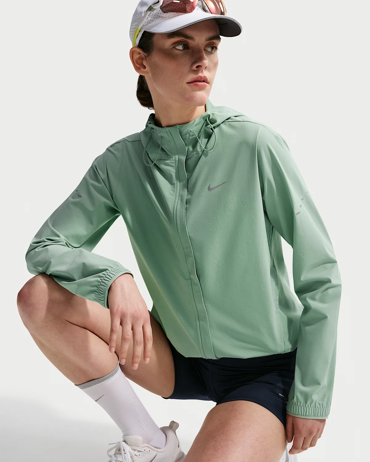 Женская ветрозащитная куртка для бега Nike Swift, Steam