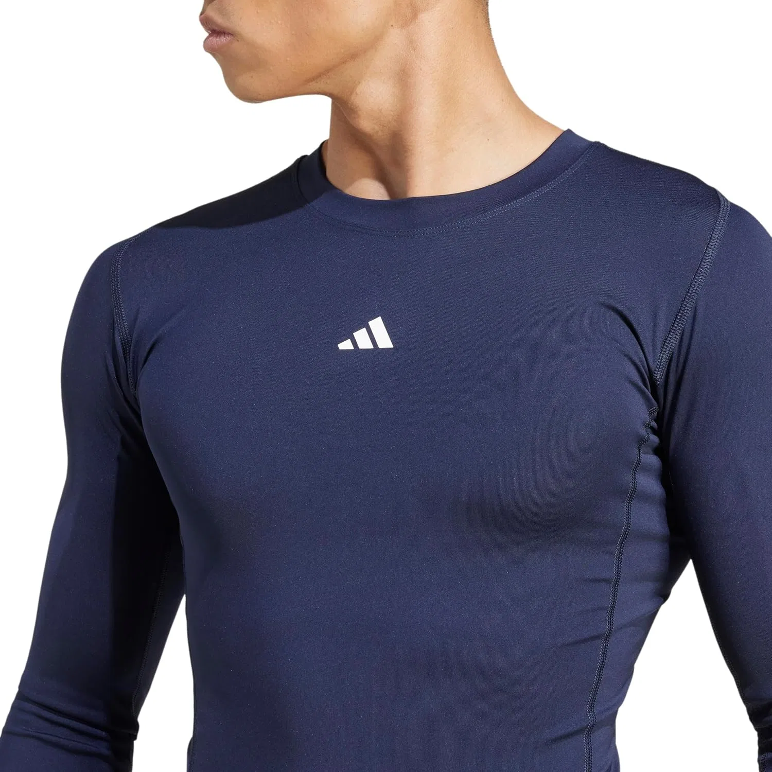 Мужская компрессионная тренировочная футболка с длинным рукавом adidas Techfit — фото 4
