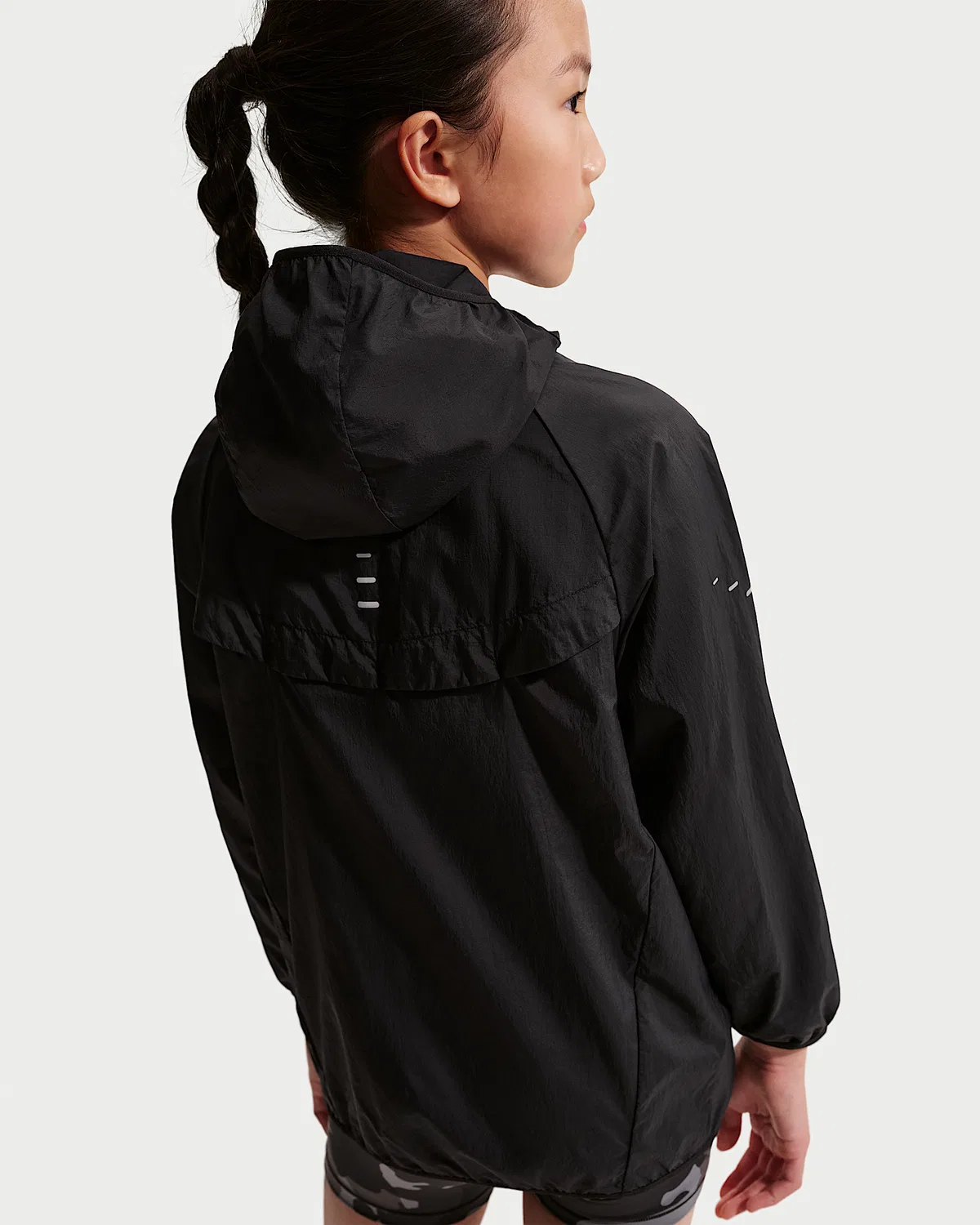 Детская тренировочная куртка Nike Stride с защитой от УФ, Black/Black — фото 4