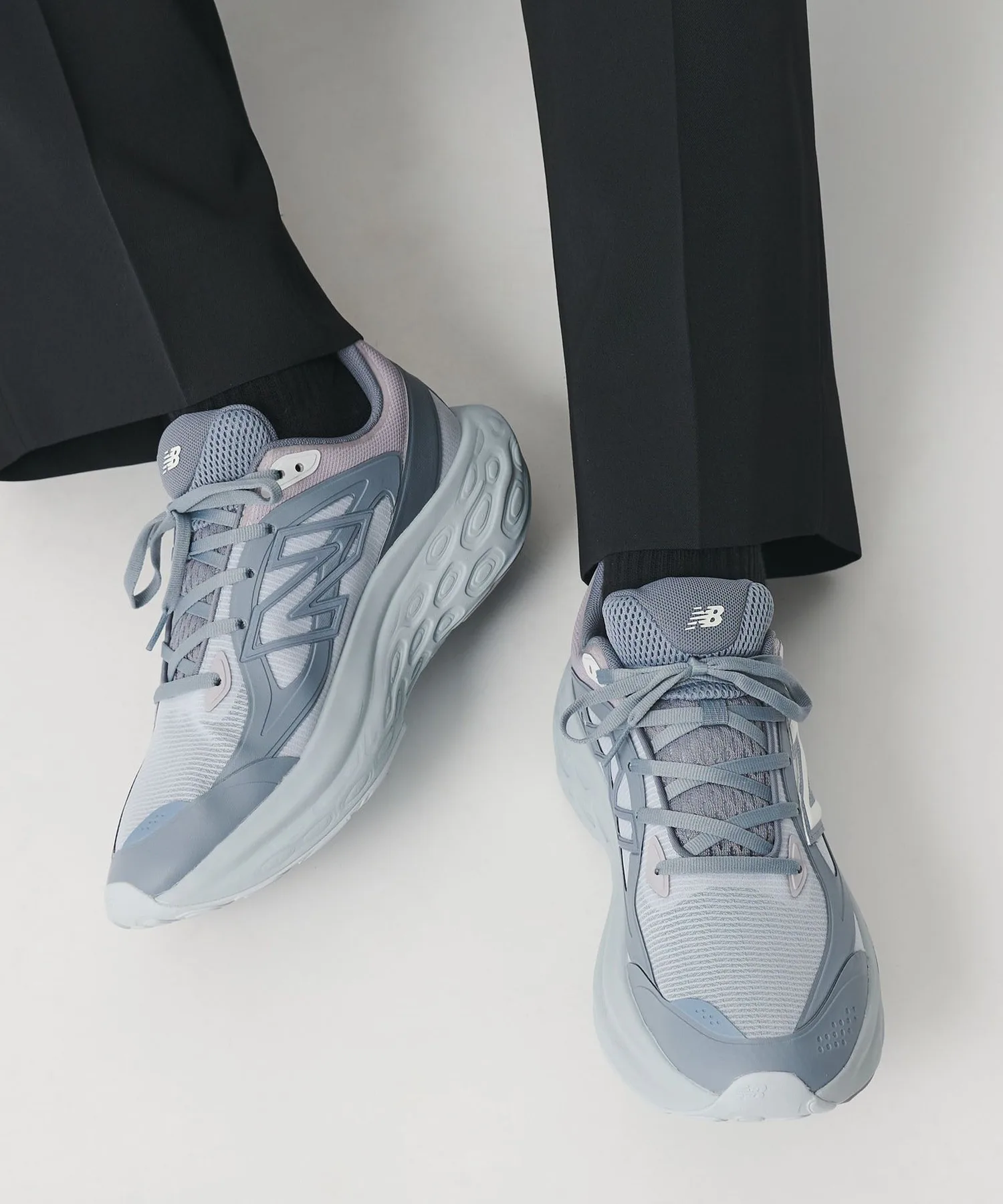 Мужские кроссовки для города New Balance UTRN9PO серые — фото 2