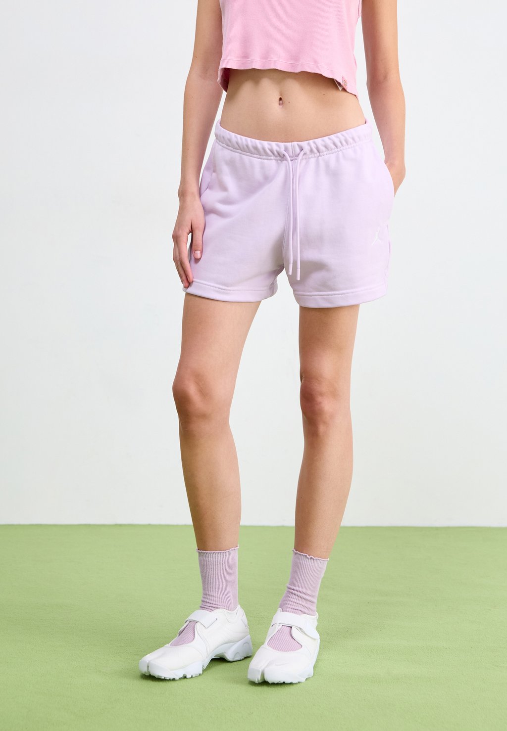 

Шорты Tracksuit bottoms Jordan, сиреневый