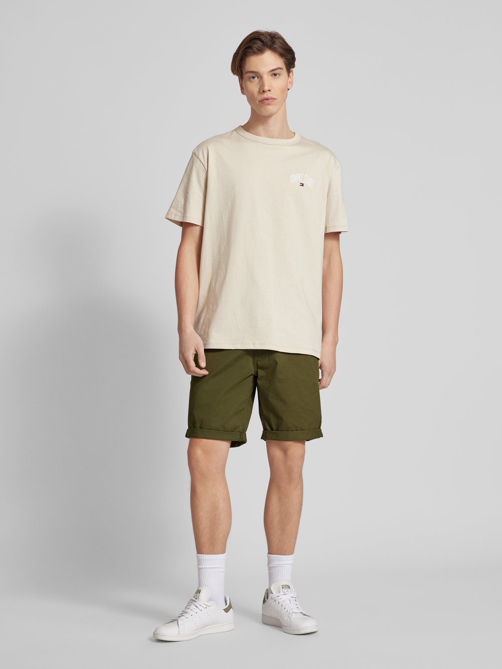 

Шорты однотонного кроя, модель «SCANTON» Tommy Jeans
