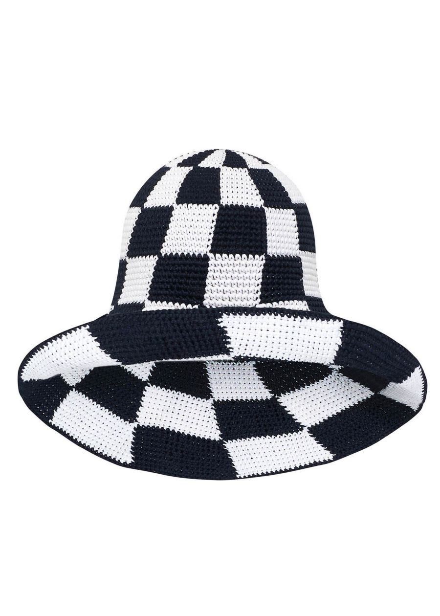 

Вязаная крючком шапка Шило в черно-белую клетку Brunnaco, Black