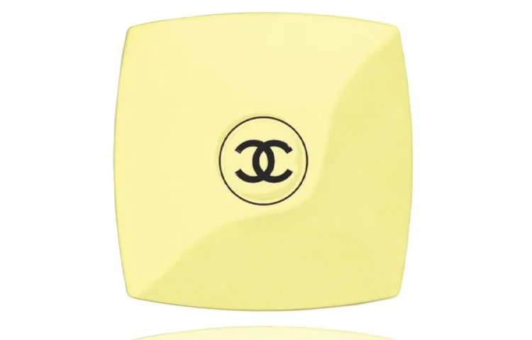 Летнее зеркало для макияжа двустороннее с подставкой CHANEL, 129 OVNI