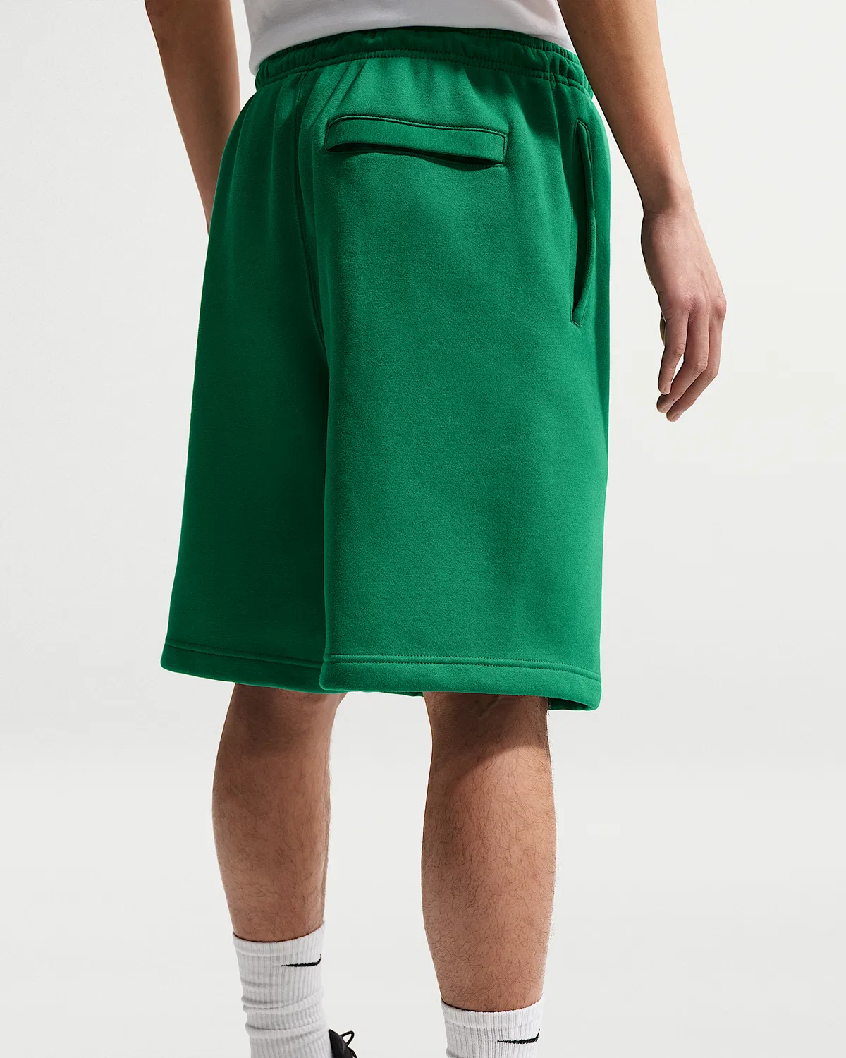 Мужские флисовые шорты Nike Club, Malachite/Malachite/White — фото 3
