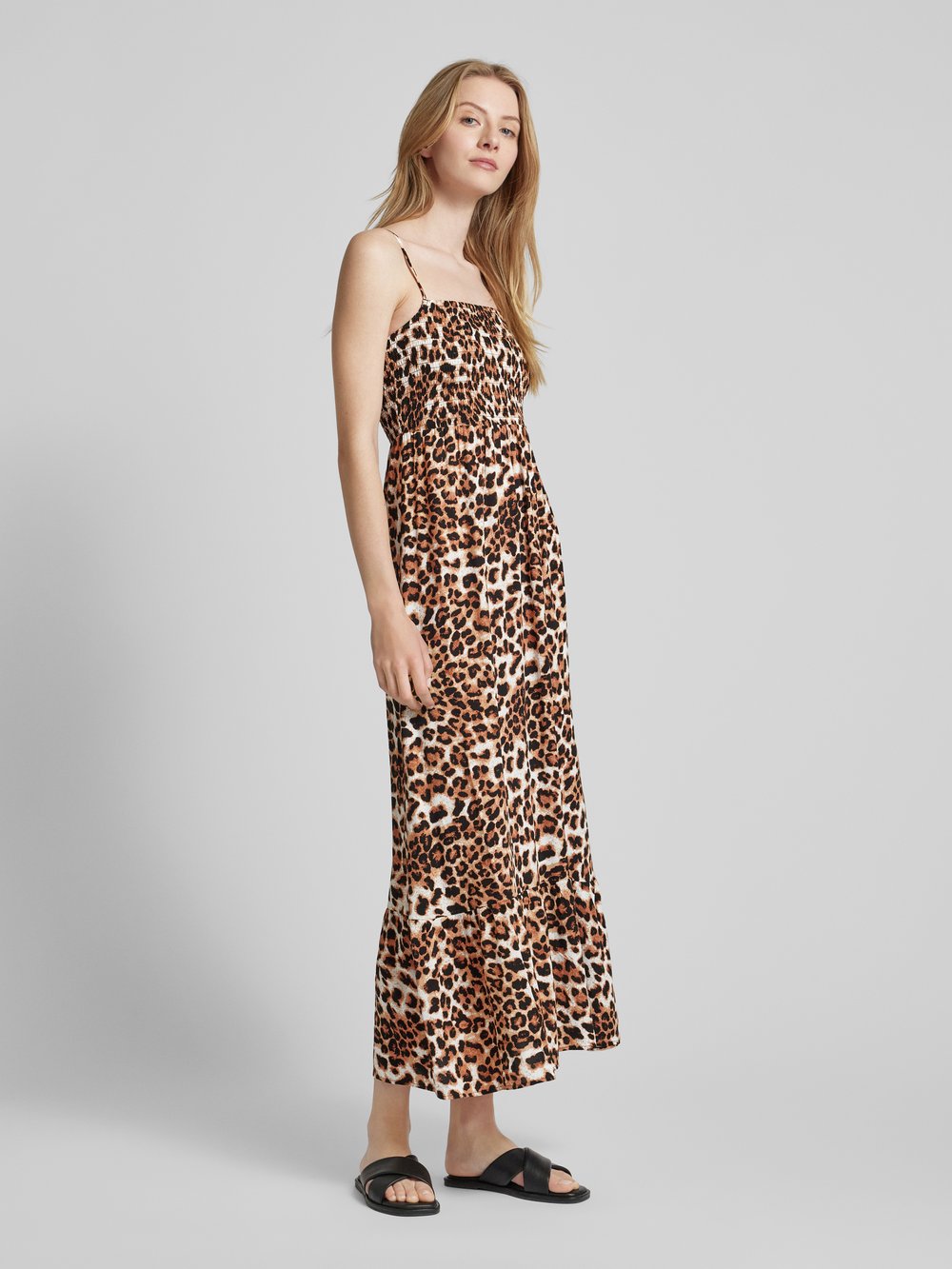 

Платье макси с анималистичным принтом, модель 'EASY JOY' Vero Moda, бежевый