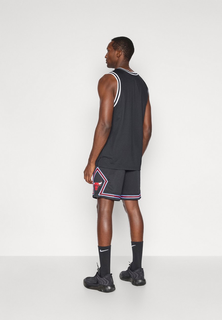 Спортивные шорты Nike Performance CHICAGO BULLS SWINGMAN SHORT CITY EDITION 25, Black/University Red/Black — фото 3