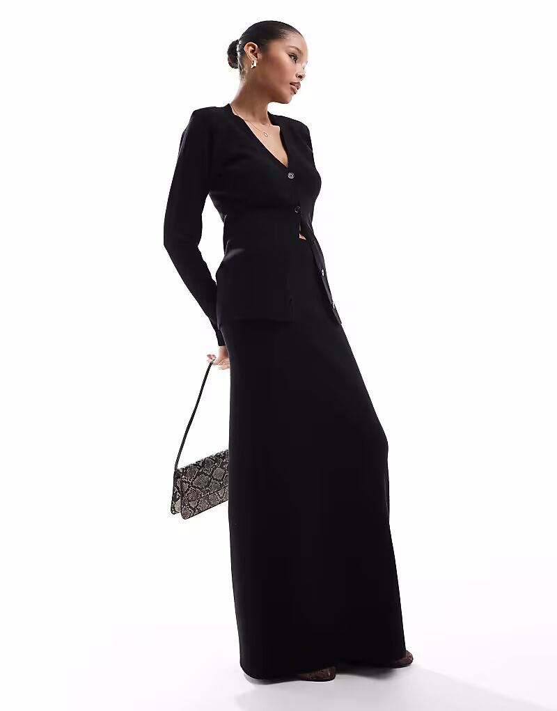 

Юбка макси Pretty Lavish из трикотажа в рубчик, черного цвета
