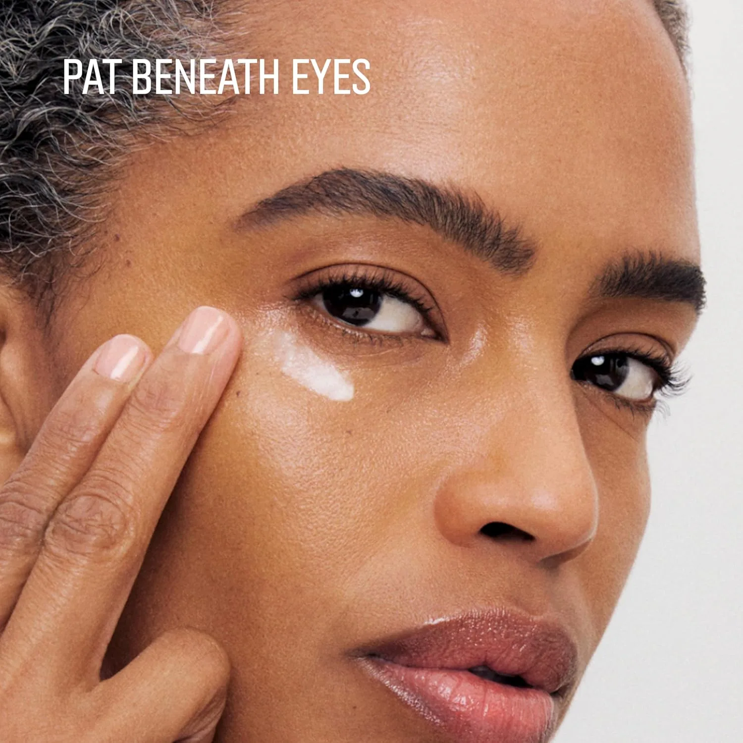 Bobbi Brown Vitamin Enriched Eye Base | Увлажняющий крем для области под глазами 2-в-1 и праймер | Гиалуроновая кислота, масло ши и витамин С, 0,5 жидких унций — фото 2