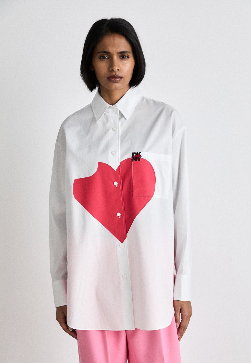 

Блуза на пуговицах OVERSIZED PRINTED HEART Dkny, белый