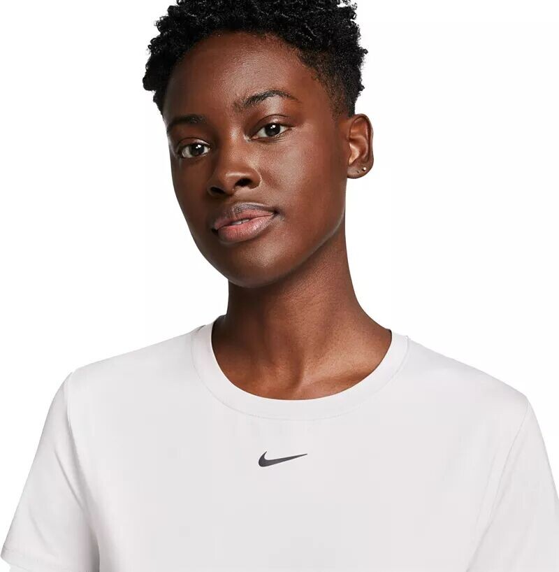Женская футболка с короткими рукавами Nike One Classic Dri-FIT, белый — фото 3