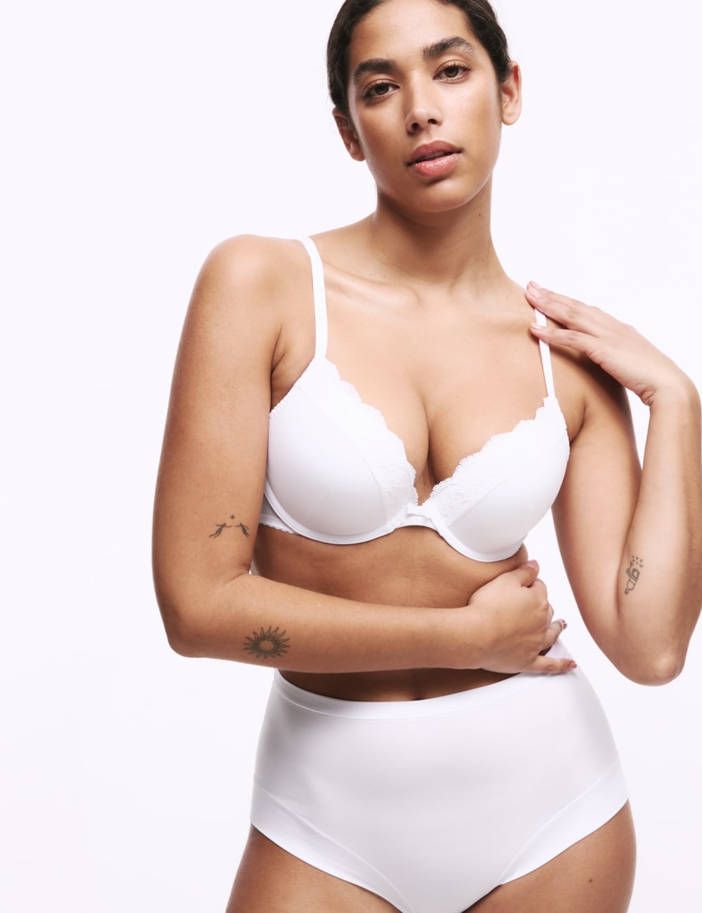 

Кружевной бюстгальтер Push-Up на косточках AE Marks & Spencer, белый