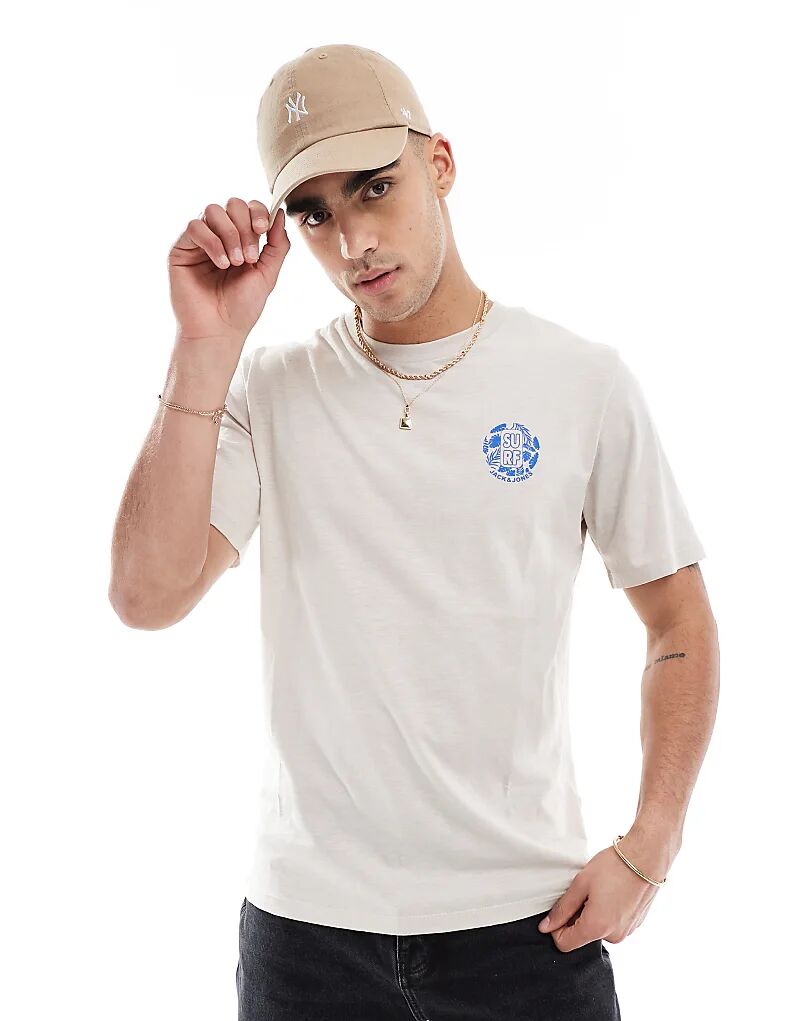 

Футболка с принтом на груди Jack & Jones бежевого цвета