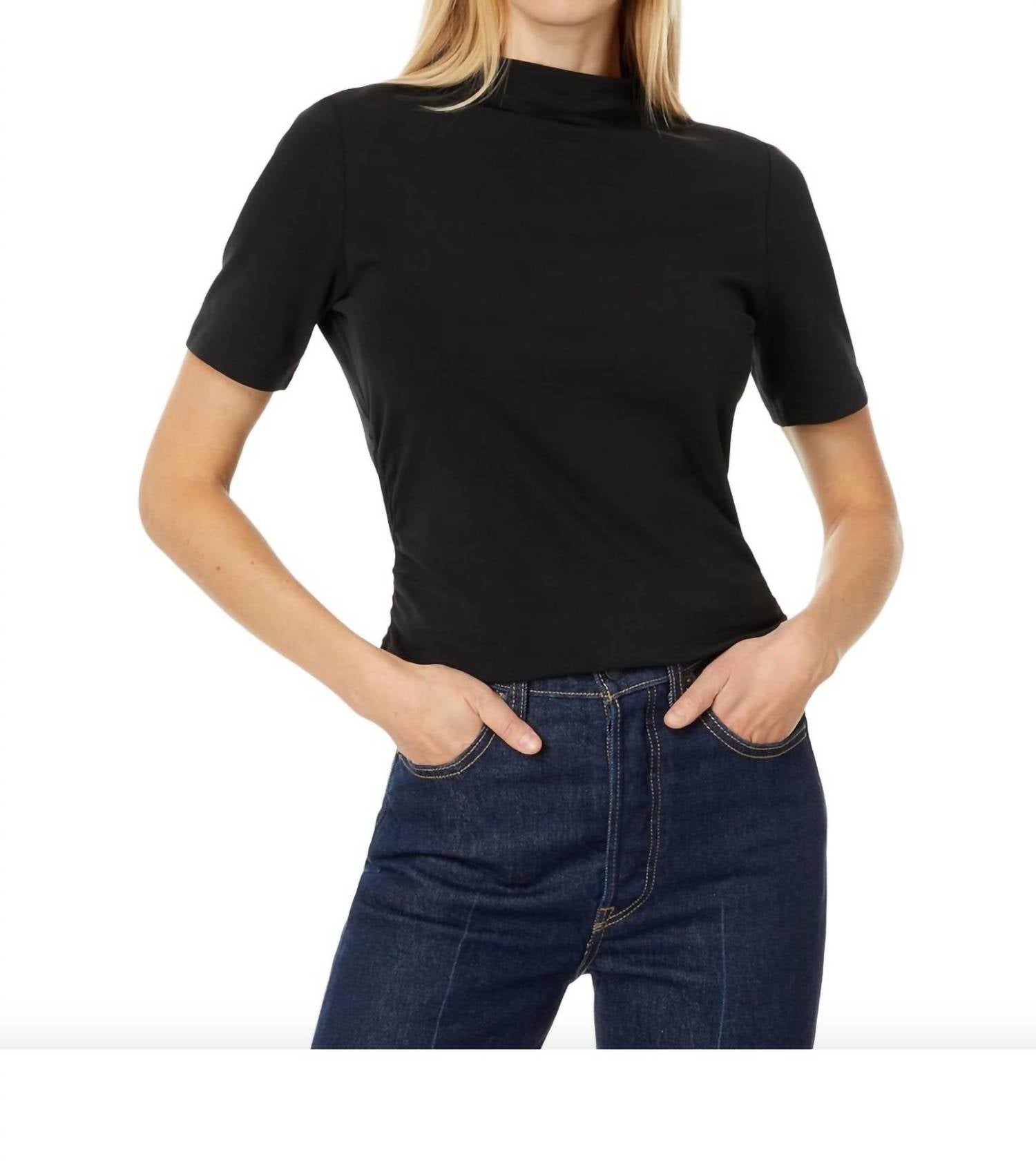 

Футболка с высоким воротником Less Is More в черном цвете Sanctuary