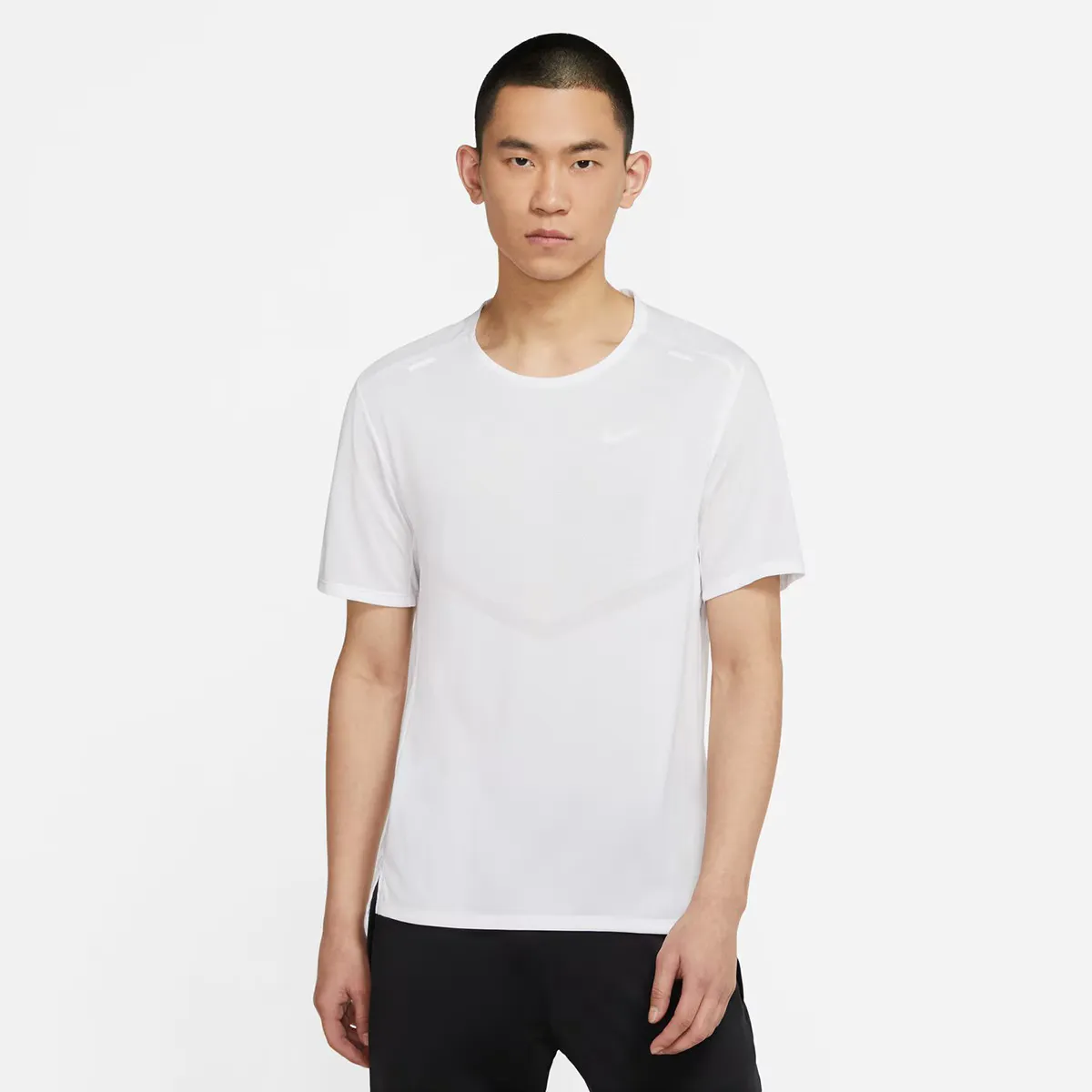 

Мужская футболка Nike Dri-FIT Rise 365, белый